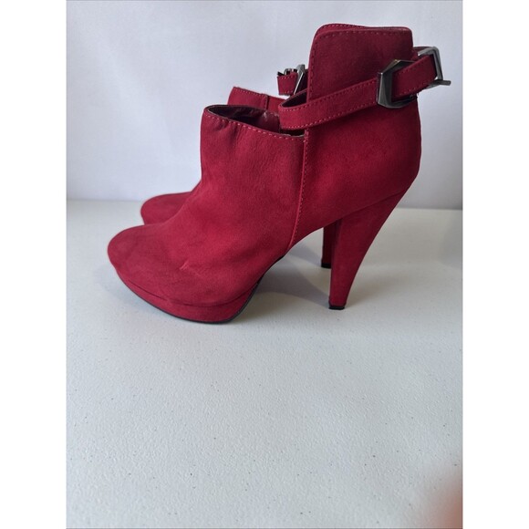 DIBA Women’s Red Suede Ankle Booties Size 8M - Picture 3 of 13